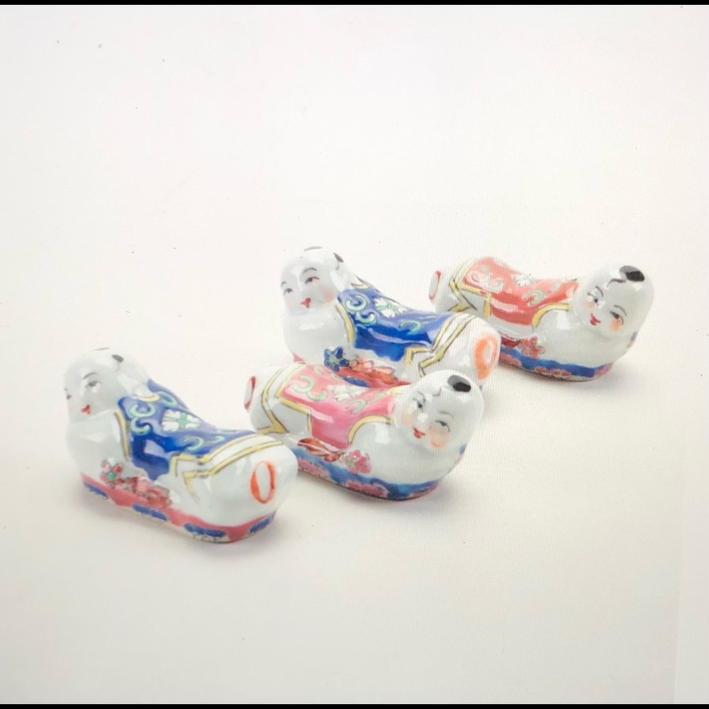 Chinese Cloisonne’ Chopsticks w/Figural Rests